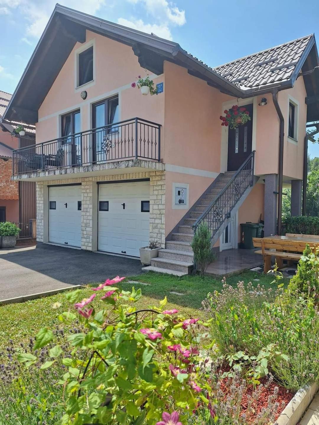 Holiday Home Lana Fužine Eksteriør bilde